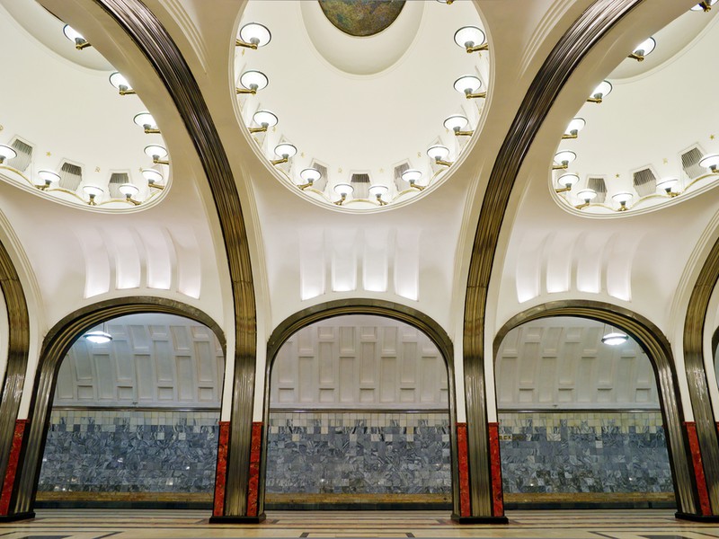 Как использовать московское метро для посещения самых популярных музеев и театров?