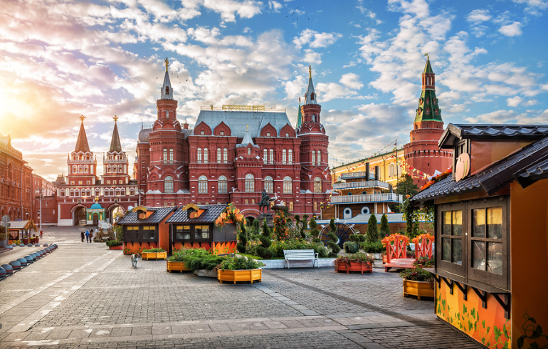 Какие достопримечательности можно увидеть, путешествуя на московском метро?
