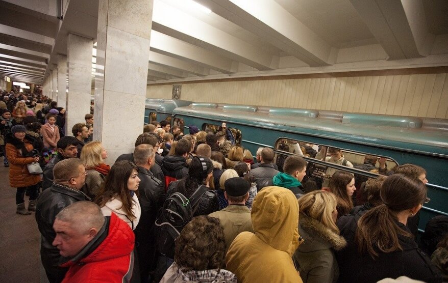 Как избежать перегрузок в московском метро в час пик?